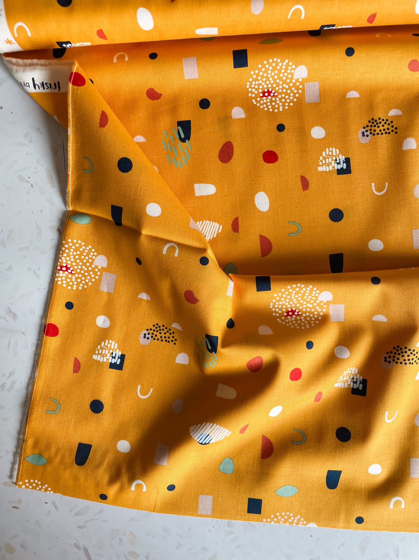 Frisky Quilting Cotton – Catch Me in ÊSunny