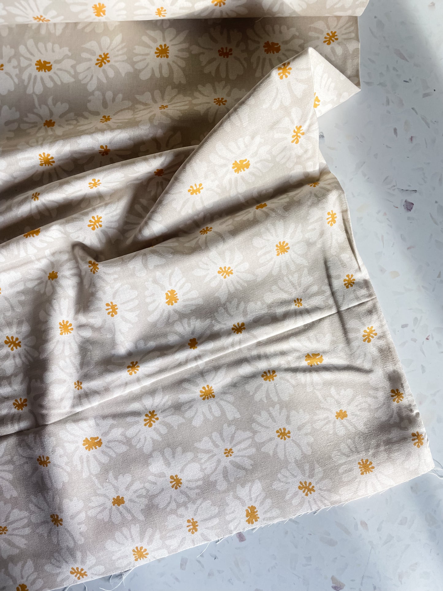 Urban Whisper – Mochi Linen in Daisy
