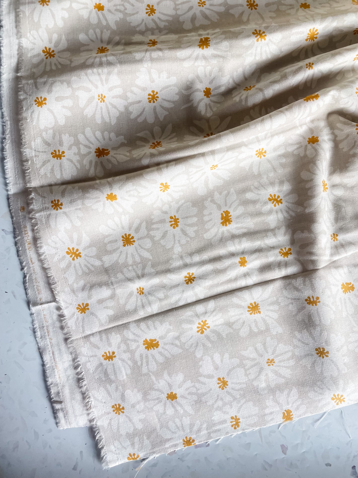 Urban Whisper – Mochi Linen in Daisy