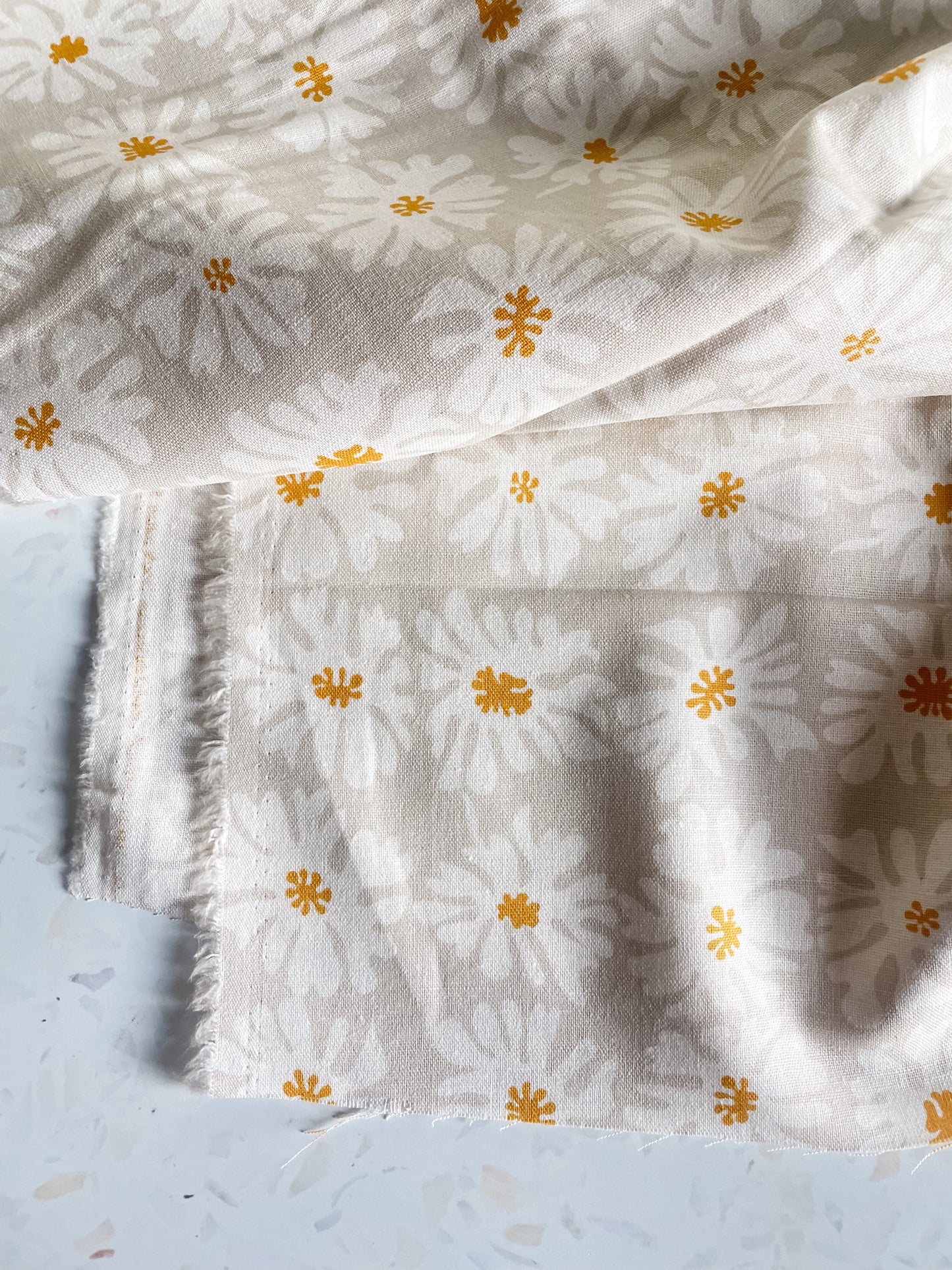 Urban Whisper – Mochi Linen in Daisy