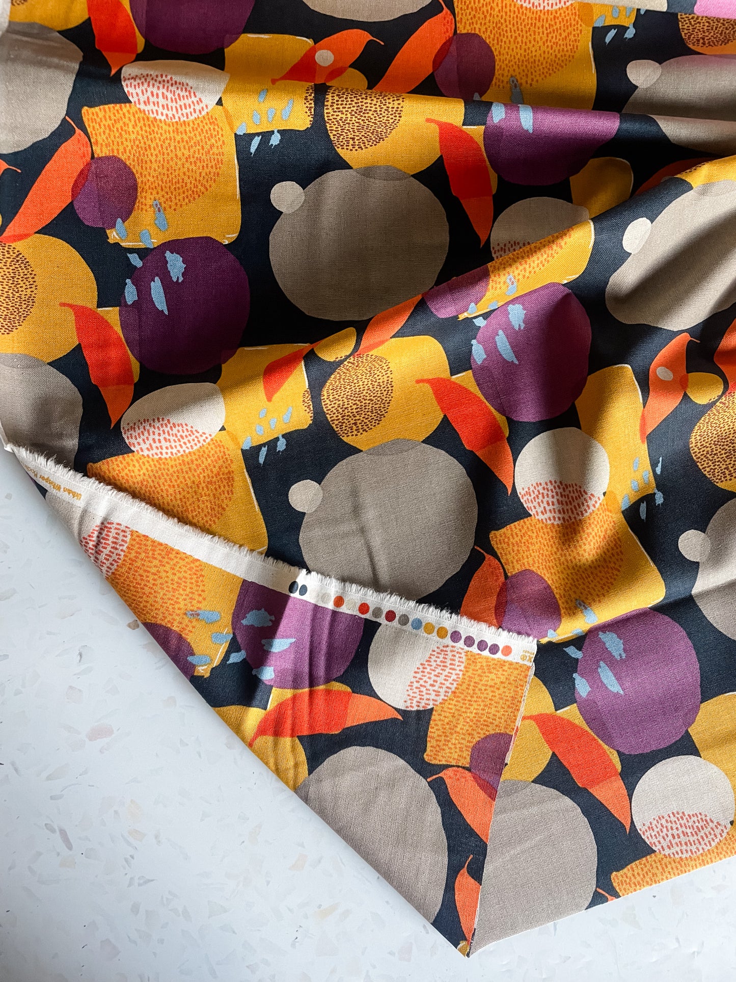 Urban Whisper – Mochi Linen in Navy