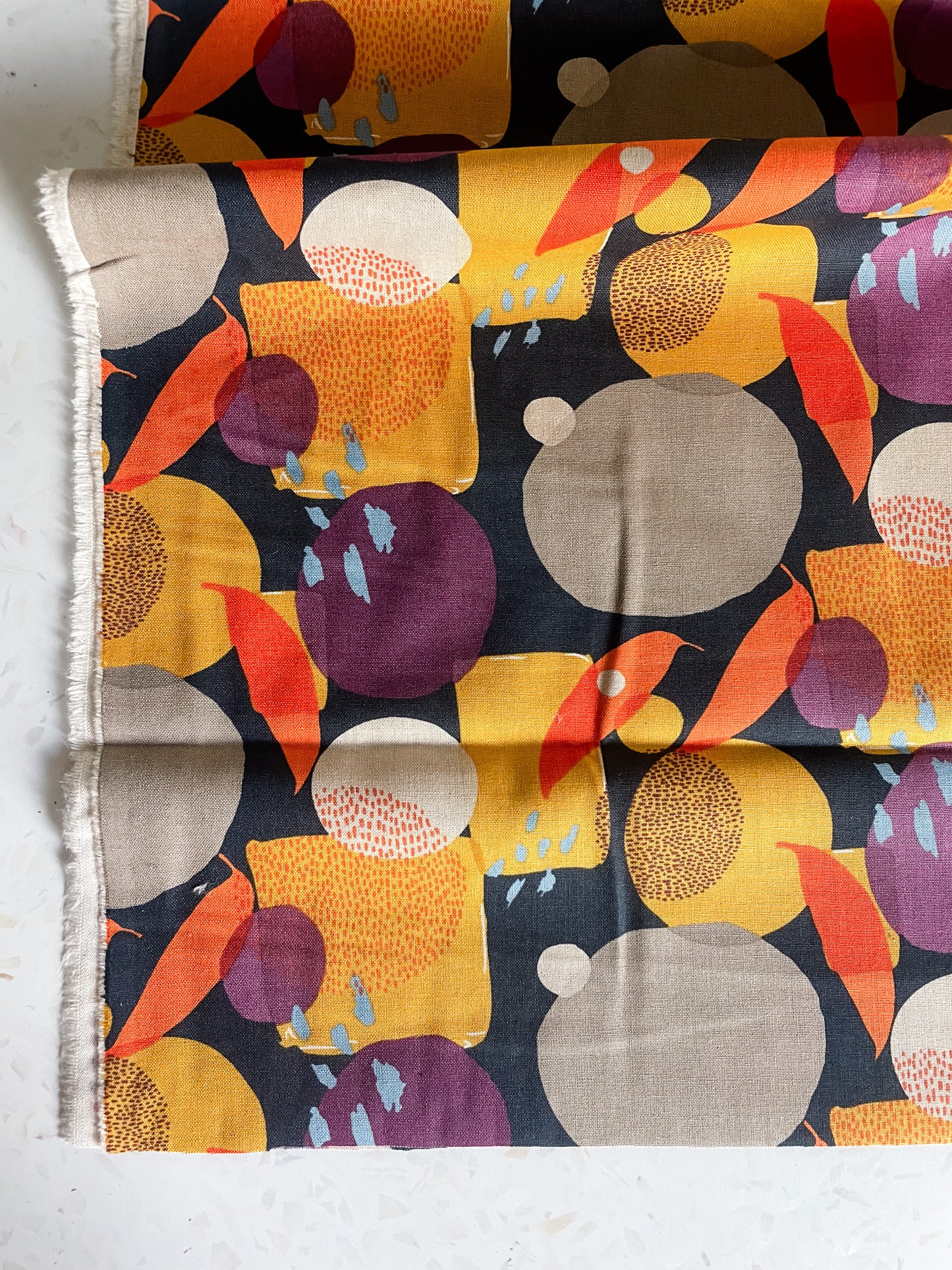 Urban Whisper – Mochi Linen in Navy