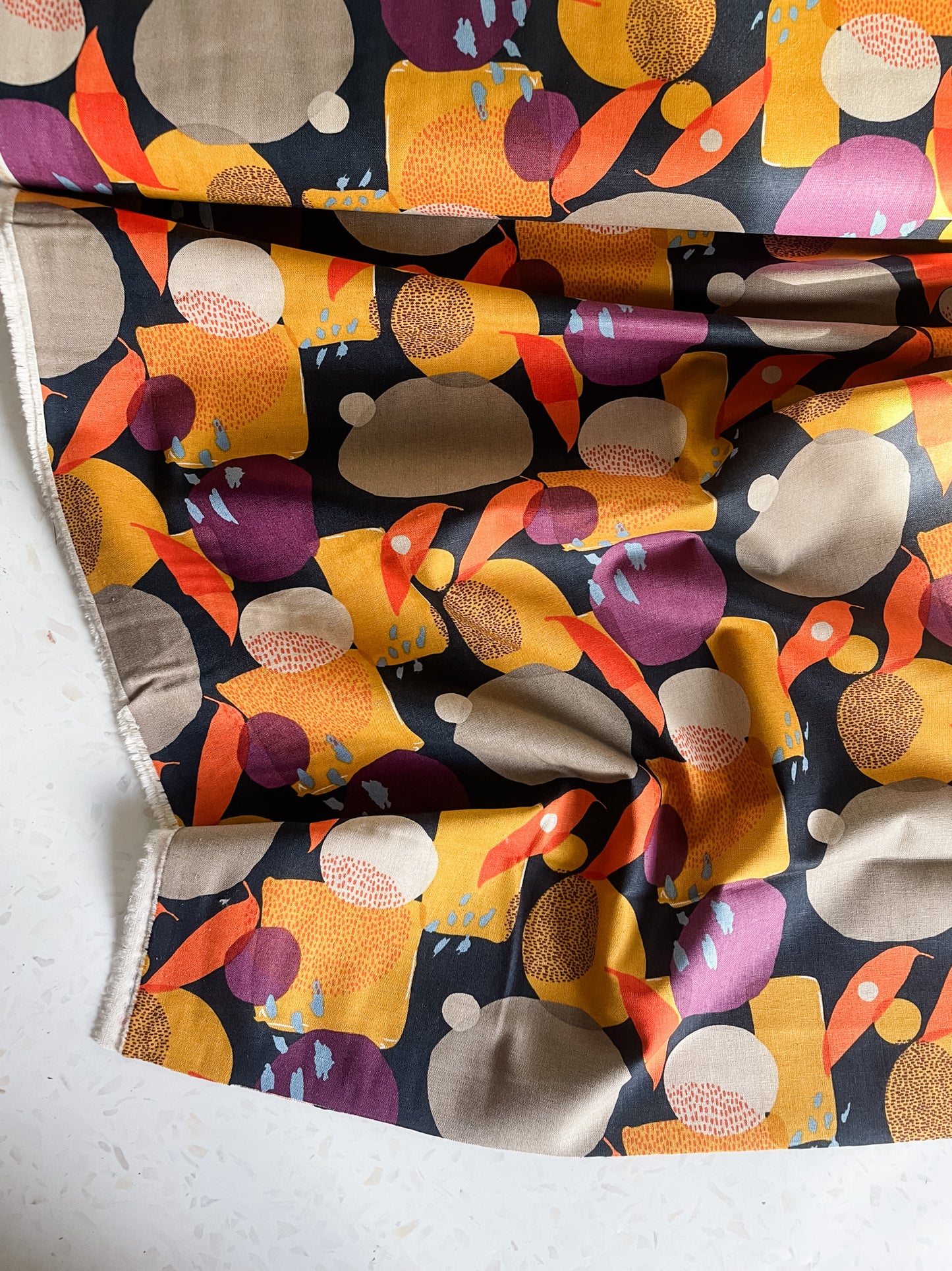 Urban Whisper – Mochi Linen in Navy