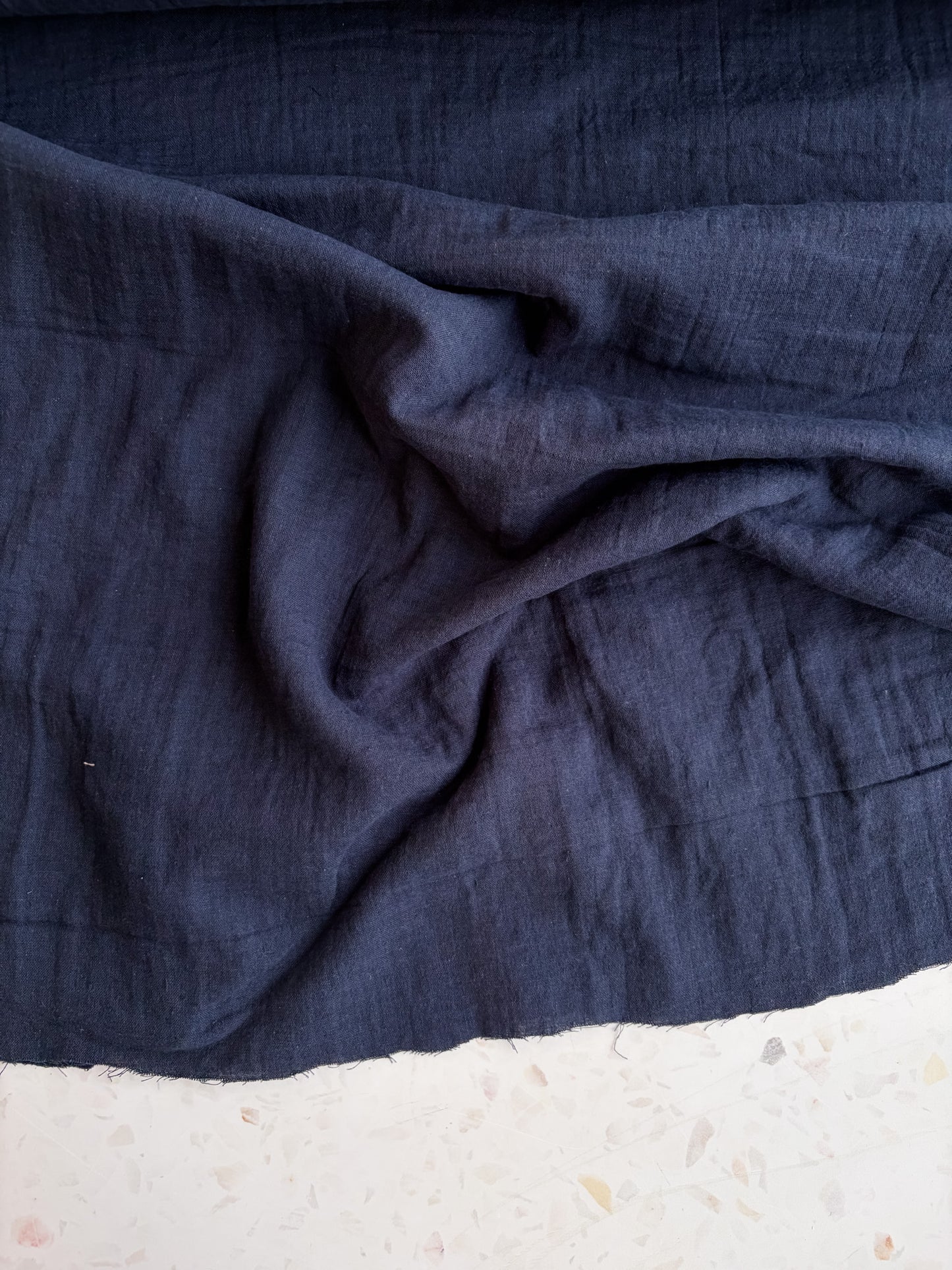 Kokka Nuno to Mono Triple-Washed Double Gauze – Navy
