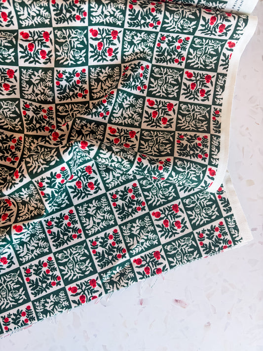 Holiday Classics Yuletide Floral Cotton Fabric in Evergreen