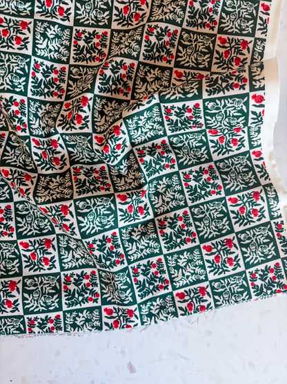 Holiday Classics Yuletide Floral Cotton Fabric in Evergreen
