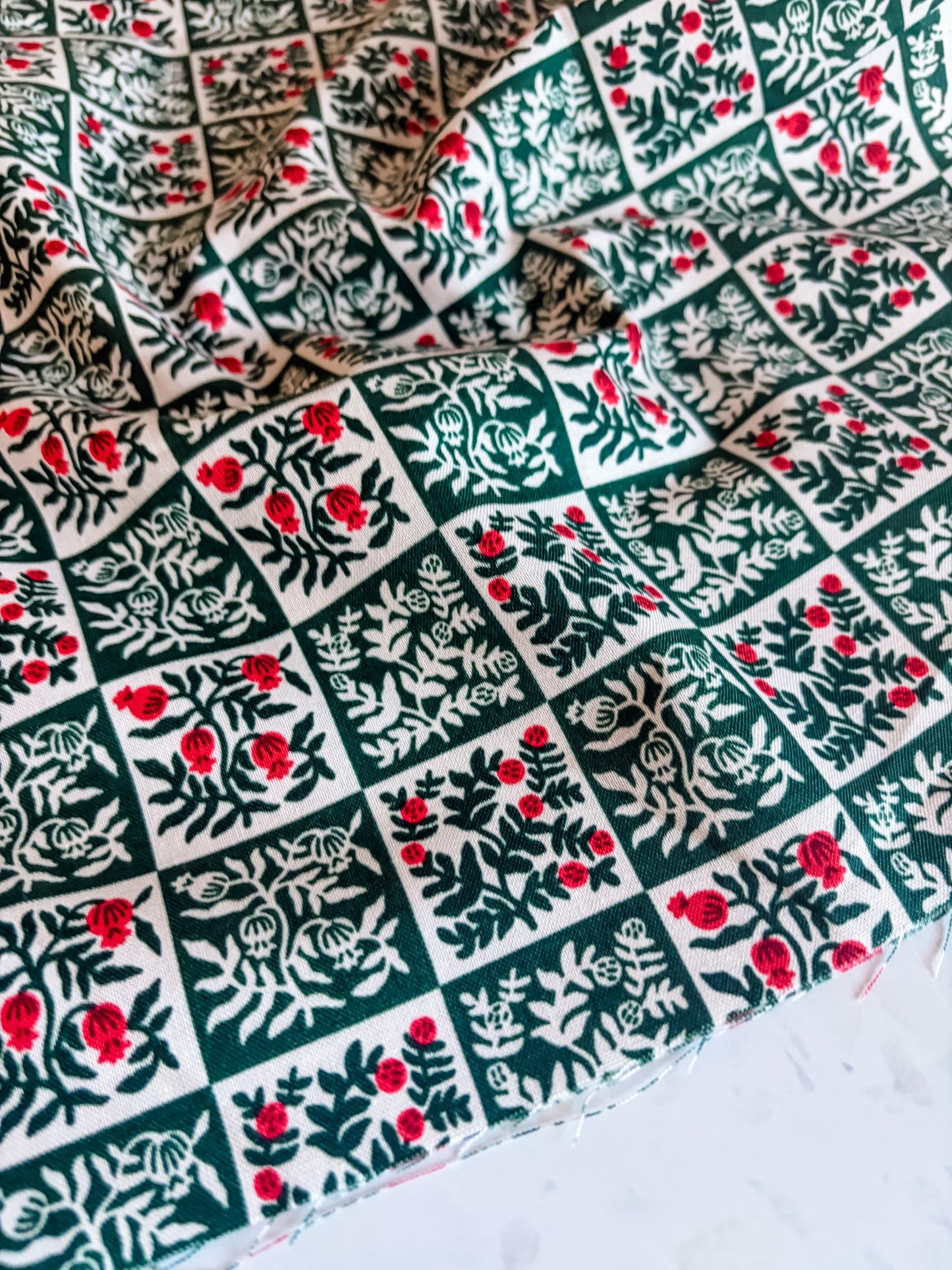 Holiday Classics Yuletide Floral Cotton Fabric in Evergreen