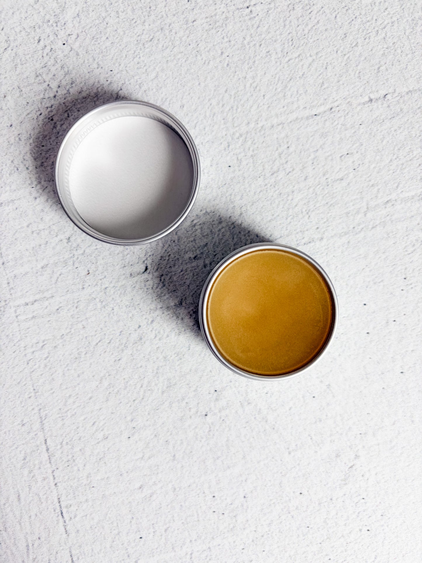 Material Goods Thread Wax