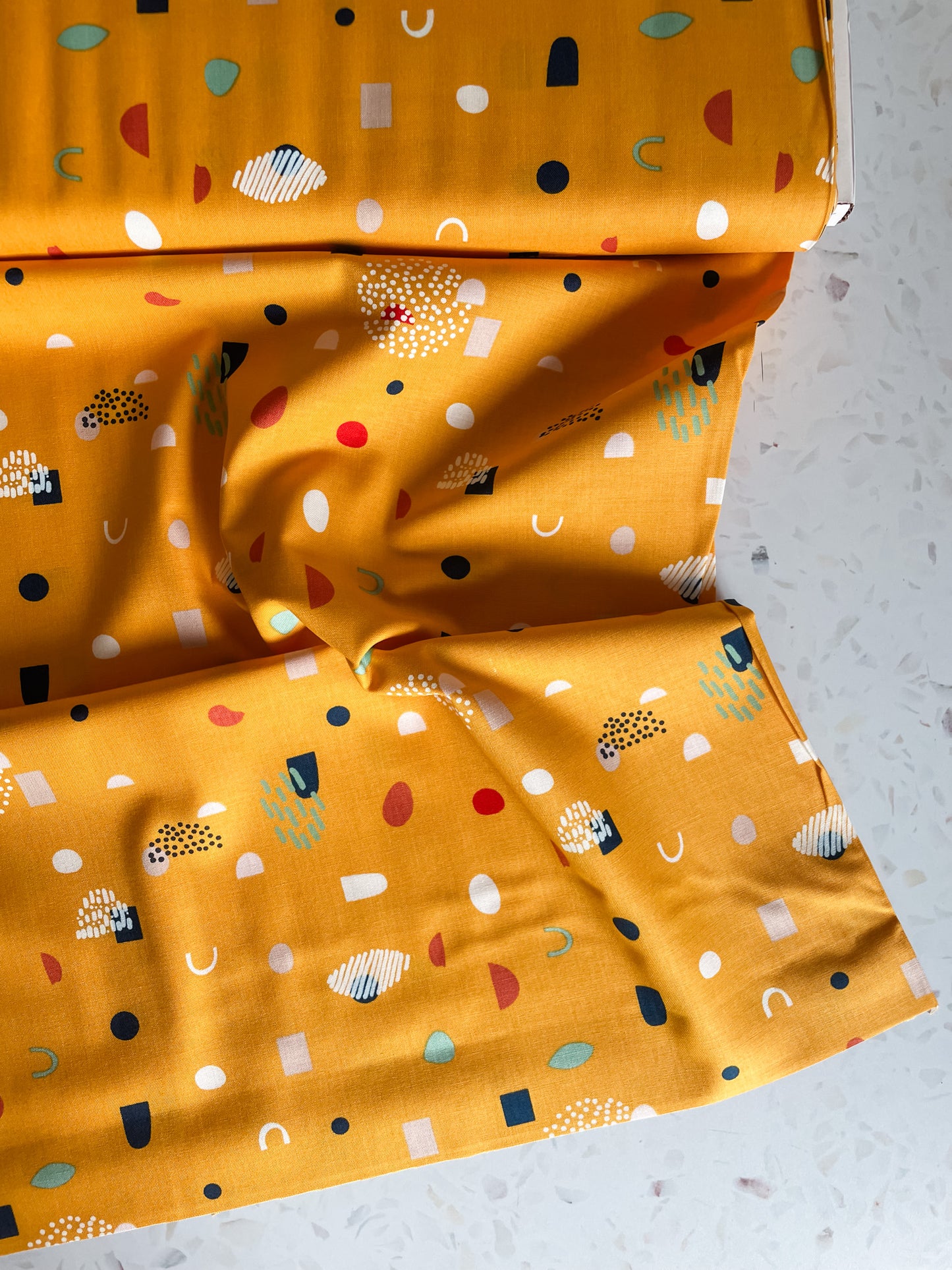Frisky Quilting Cotton – Catch Me in ÊSunny
