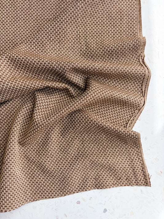 Gathering Cloth Basket Weave Cotton in Coffee Creamer