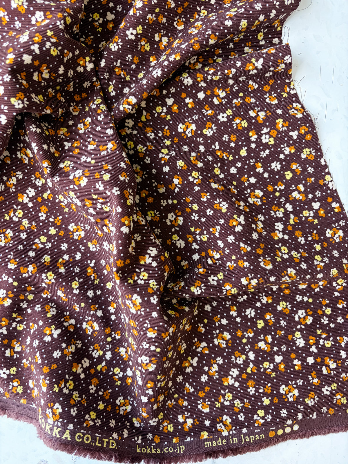 KOKKA Petite Pinwale Corduroy | Ditsy Floral in Chocolate
