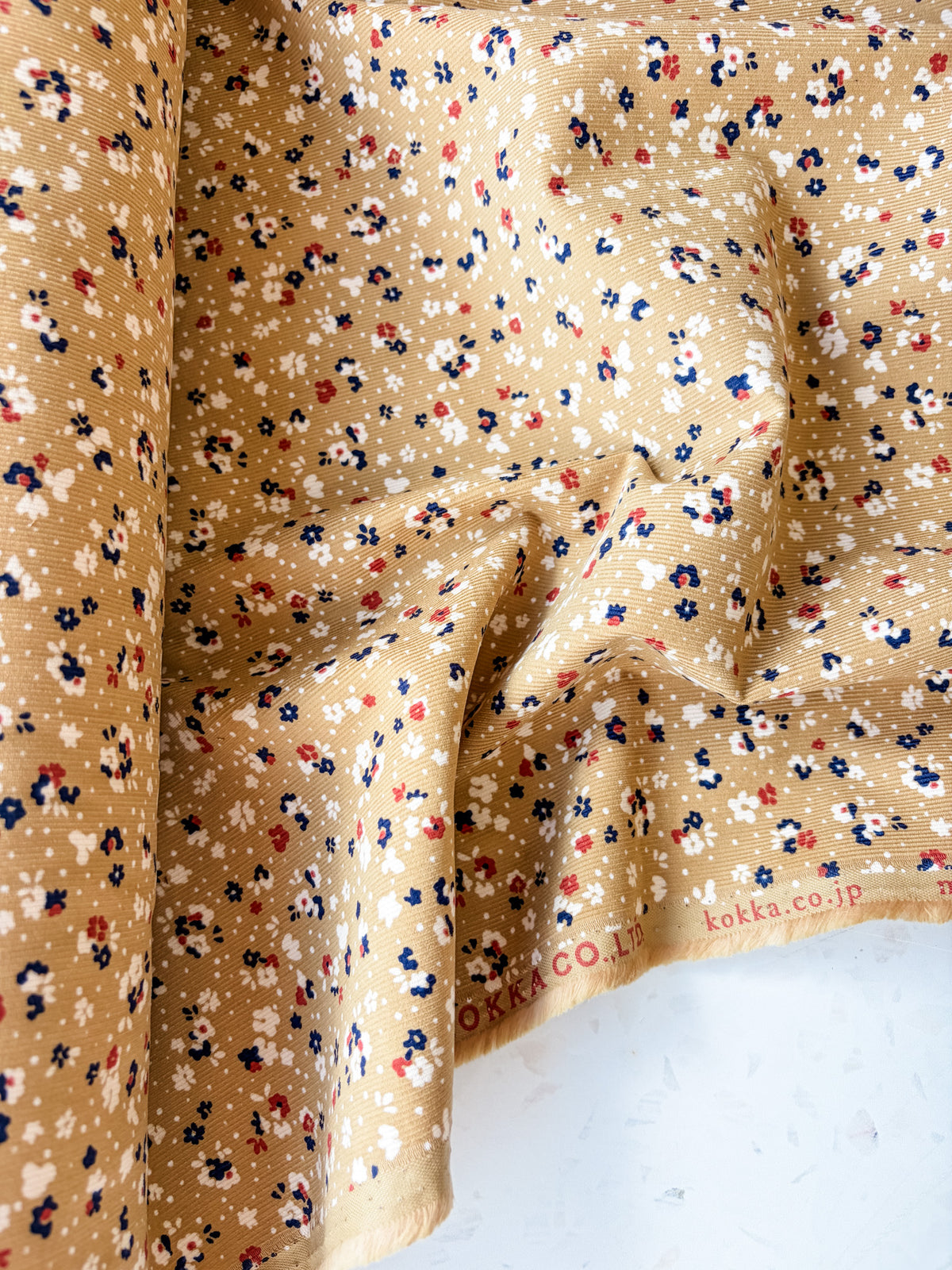KOKKA Petite Pinwale Corduroy | Ditsy Floral in Latte