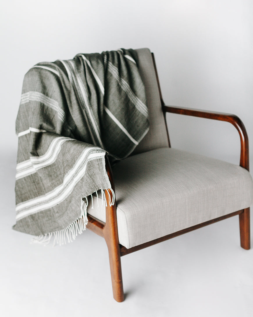 Aden Throw – Grey / Natural