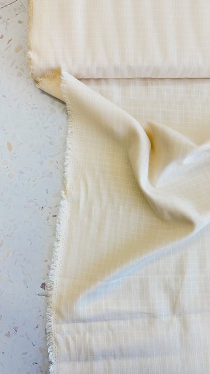 Little Tile Linen/Viscose Blend Fabric in Off-White