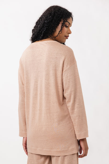OLO funnel neck & V-neck tee